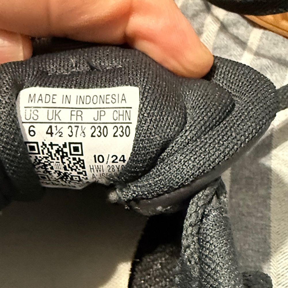 Adidas woman’s  Black and White Sneakers with Gum Sole - Picture 2 of 4